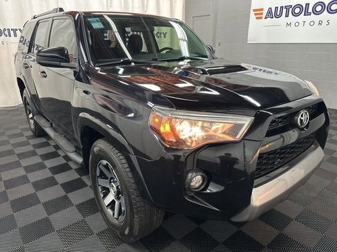 Used 2019 Toyota 4Runner TRD Off-Road image 2