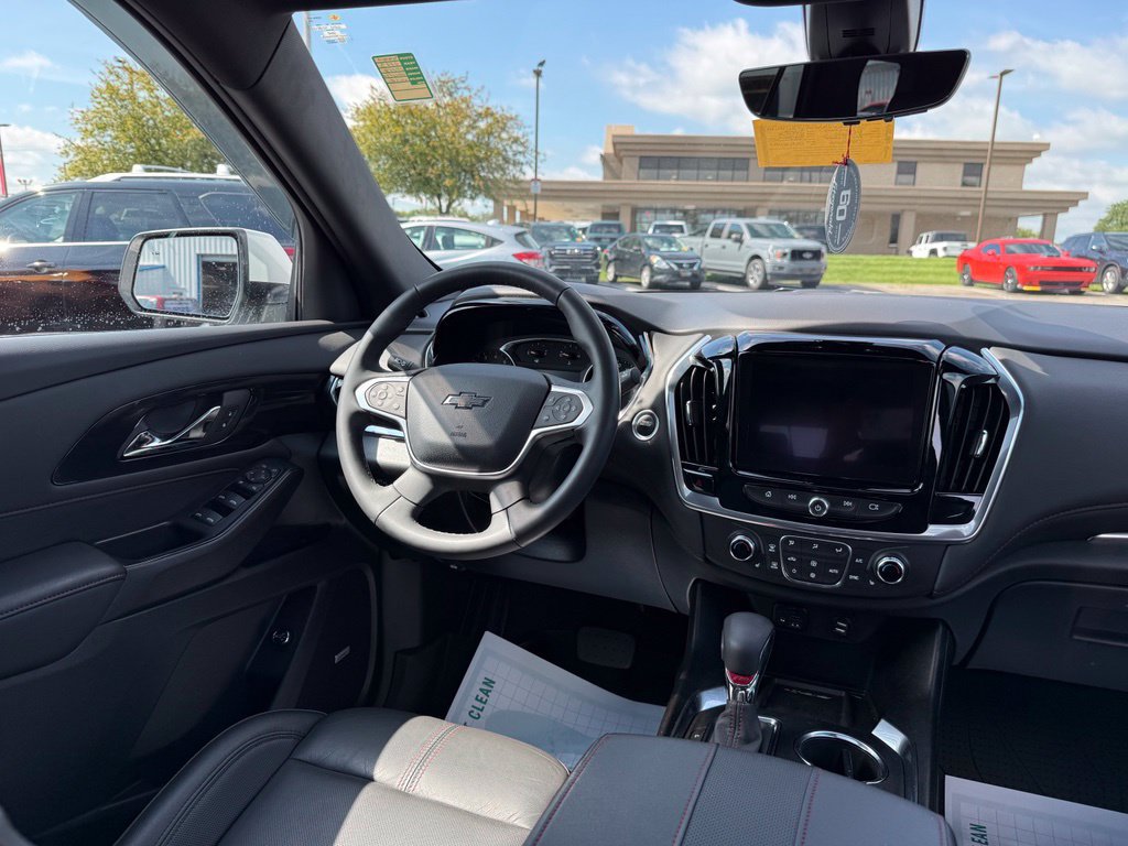Used 2023 Chevrolet Traverse RS w/ LPO, Floor Liner Package AWD/4WD image 39