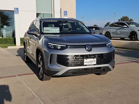 New 2026 Volkswagen Tiguan SE AWD/4WD image 4
