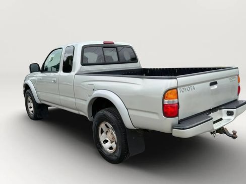 Used 2004 Toyota Tacoma PreRunner RWD image 5