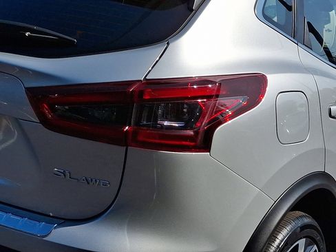 Certified 2022 Nissan Rogue Sport SL image 10