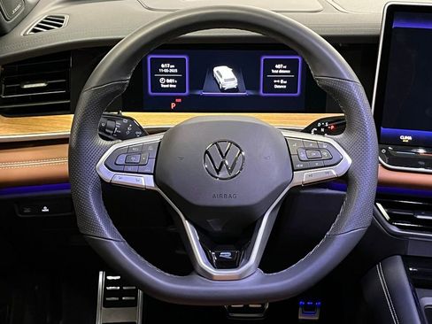 New 2026 Volkswagen Tiguan SEL R-Line AWD/4WD image 9