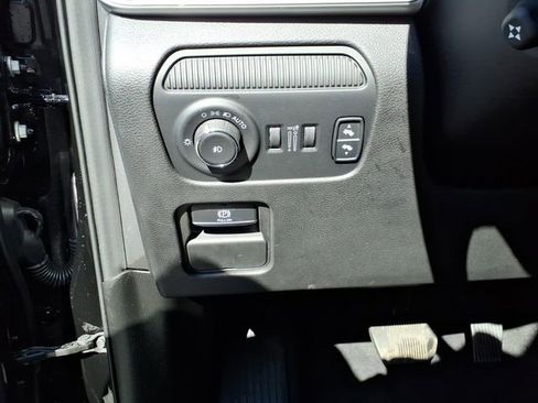 Used 2024 Jeep Wagoneer L Series III w/ Flexible Seating Group image 18