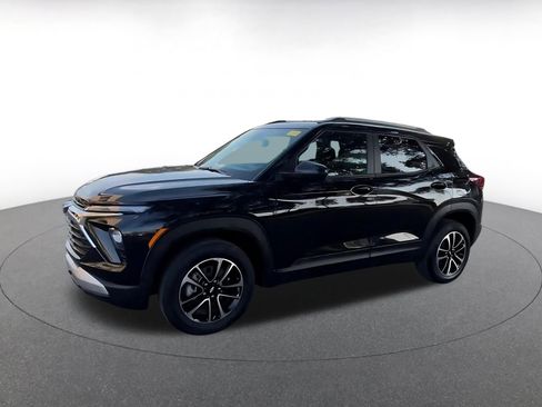 Used 2025 Chevrolet TrailBlazer LT w/ Driver Confidence Package image 7