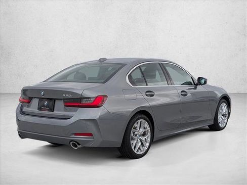 Used 2025 BMW 330i Sedan w/ Convenience Package RWD image 5
