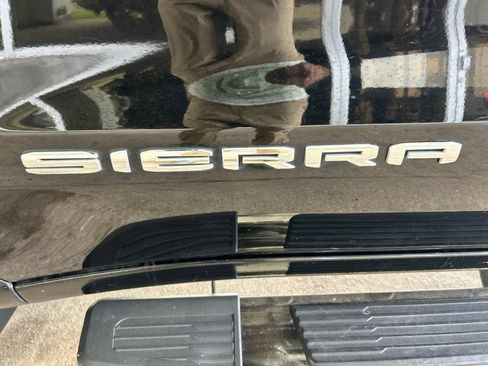 Used 2021 GMC Sierra 1500 SLT w/ SLT Premium Package AWD/4WD image 28