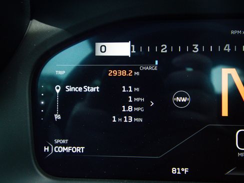 Used 2025 McLaren Artura image 22