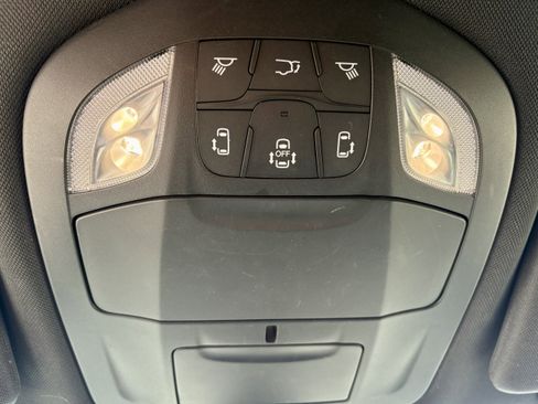 Used 2020 Chrysler Pacifica Touring-L image 23