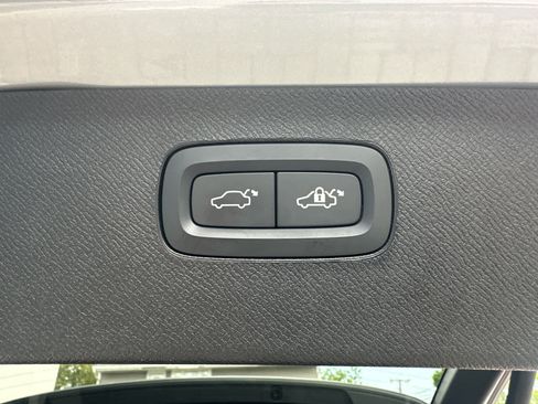 Used 2024 Volvo XC90 B6 Plus AWD/4WD image 34