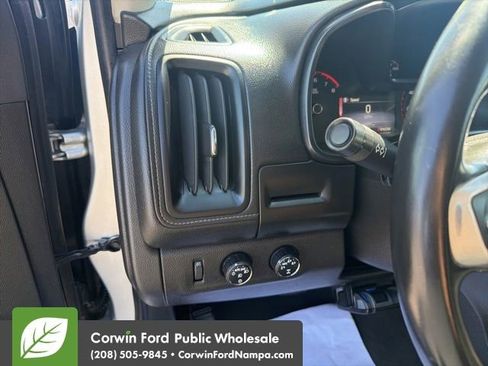 Used 2015 GMC Canyon SLE AWD/4WD image 14