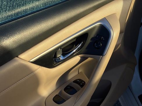 Used 2015 Nissan Altima 2.5 S w/ Power Driver Seat Package image 12