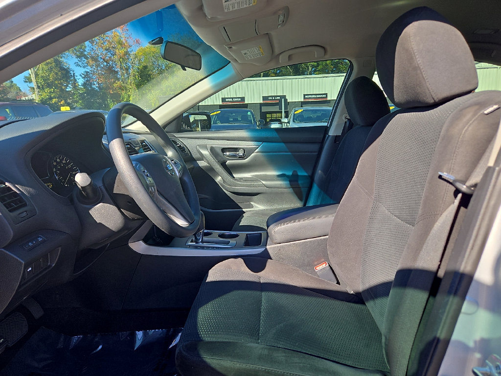 Used 2015 Nissan Altima 2.5 S w/ Special Edition Package FWD image 14