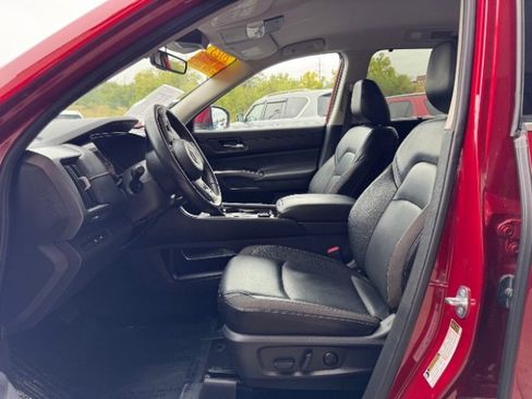 Used 2023 Nissan Pathfinder SL image 21