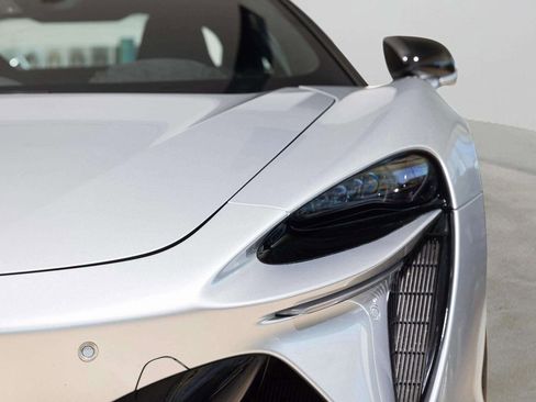 Used 2023 McLaren Artura Coupe image 14