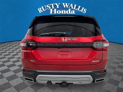 New 2025 Honda Pilot Touring image 4