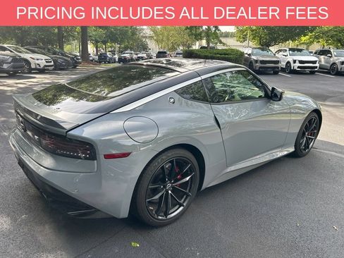 Used 2024 Nissan Z Performance w/ Floor Mat Package RWD image 7