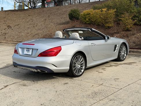Used 2017 Mercedes-Benz SL 450 image 4