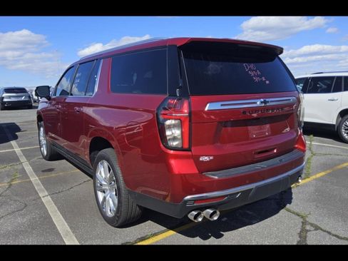 Used 2024 Chevrolet Suburban High Country image 5
