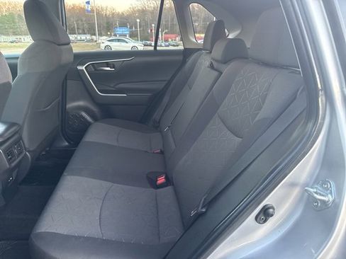 Used 2021 Toyota RAV4 XLE image 13