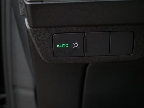 Used 2024 Audi Q4 e-tron Premium Plus w/ Premium Plus AWD/4WD image 27