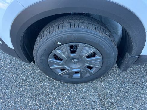 New 2026 Nissan Kicks S image 10