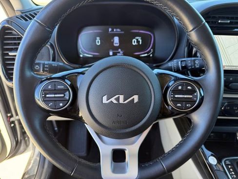 Used 2023 Kia Soul EX image 14