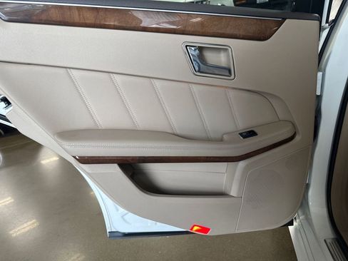 Used 2010 Mercedes-Benz E 350 4MATIC Sedan image 86