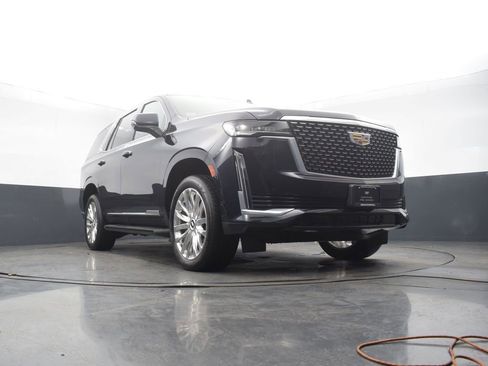 Used 2023 Cadillac Escalade Premium Luxury image 49