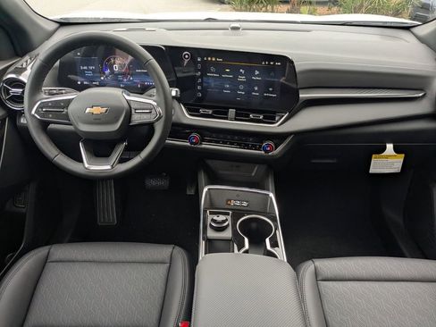 New 2026 Chevrolet Equinox LT w/ Convenience Package II image 16