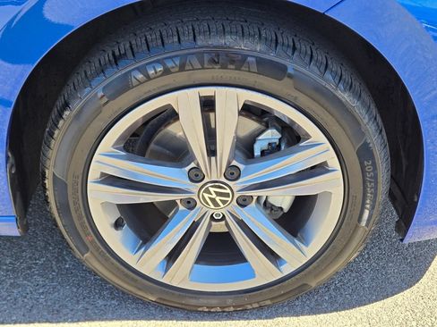 Used 2024 Volkswagen Jetta SE FWD image 9