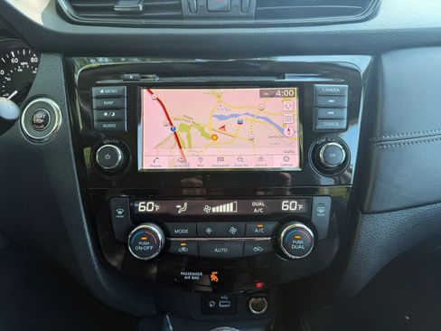 Used 2018 Nissan Rogue SL FWD image 14