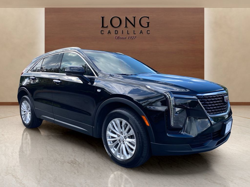 Certified 2024 Cadillac XT4 Luxury w/ Cold Weather Package AWD/4WD image 7
