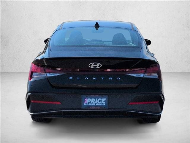 Used 2025 Hyundai Elantra Sport FWD image 7