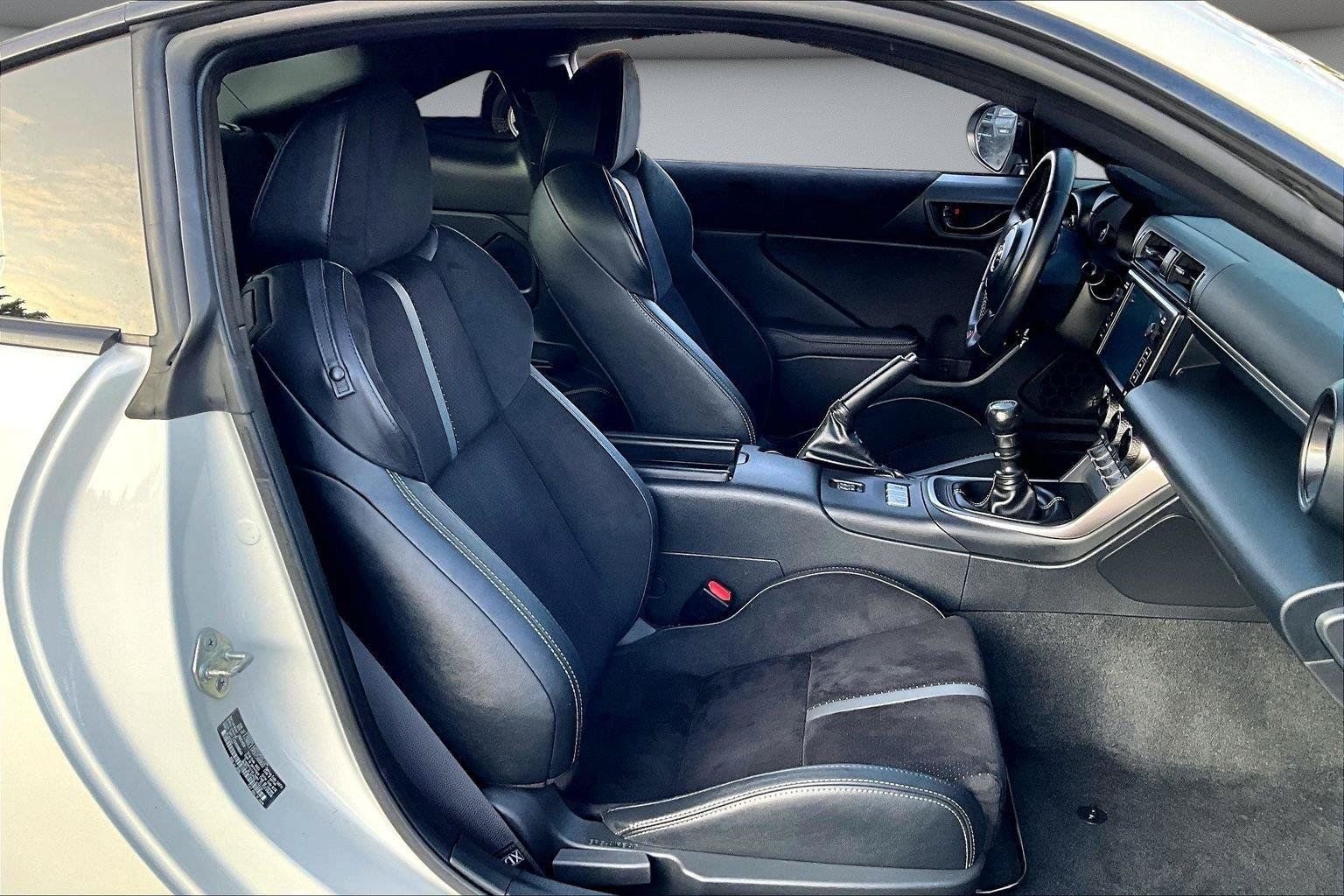 Used 2024 Toyota GR86 Premium w/ Performance Package RWD image 29