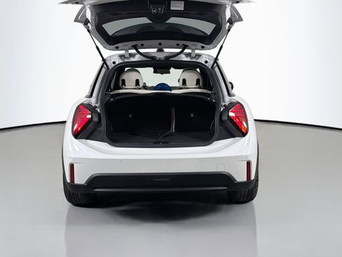 Certified 2025 MINI Cooper S image 28