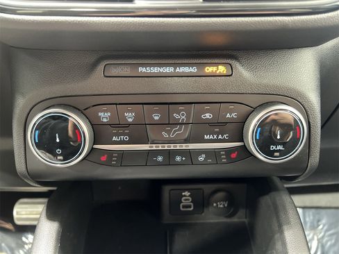 Used 2024 Ford Escape ST-Line image 18