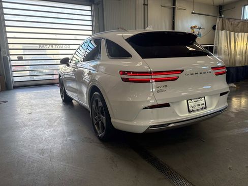 New 2024 Genesis Electrified GV70 Advanced image 27