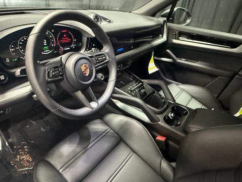 New 2026 Porsche Cayenne E-Hybrid image 5