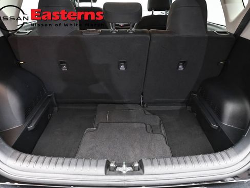 Used 2025 Kia Soul LX w/ LX Technology Package FWD image 9