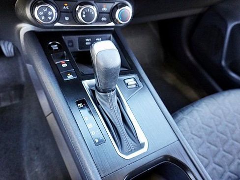 Used 2025 Nissan Kicks SV FWD image 31