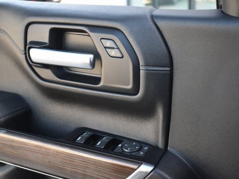 Used 2019 Chevrolet Silverado 1500 LT Trail Boss w/ Bed Protection Package image 10