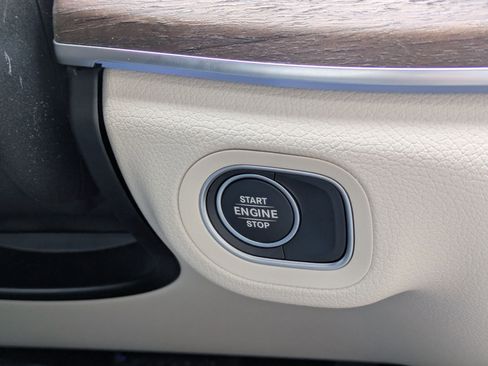 New 2026 Mercedes-Benz GLE 450e 4MATIC image 18