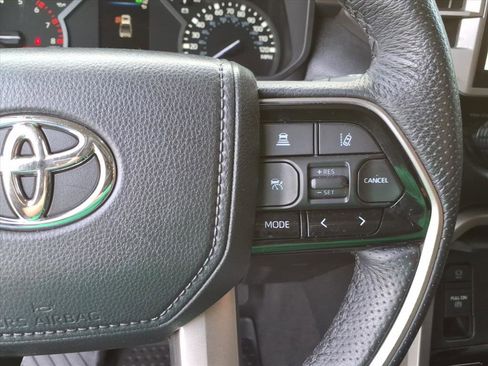 Used 2022 Toyota Tundra SR5 w/ SR5 Premium Package AWD/4WD image 26