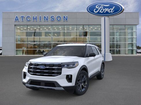New 2026 Ford Explorer Active w/ Active Comfort Package AWD/4WD image 2