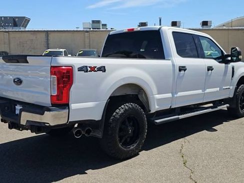 Used 2017 Ford F250 XLT AWD/4WD image 9