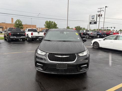 Used 2025 Chrysler Pacifica Select FWD image 14
