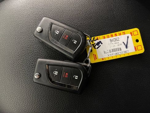 Certified 2025 Toyota RAV4 LE FWD image 24