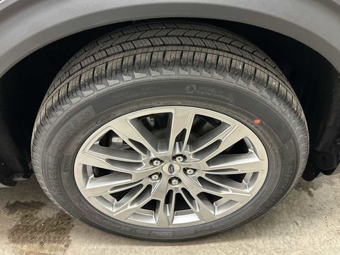 New 2026 Ford Explorer Active w/ Active Comfort Package image 5