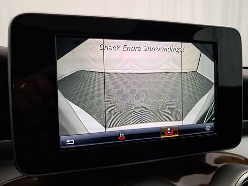 Used 2017 Mercedes-Benz C 300 4MATIC Sedan image 23