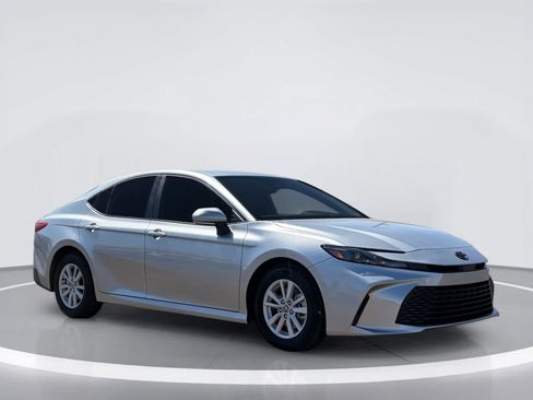 Used 2026 Toyota Camry LE FWD image 5